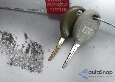 2005 Dodge Caravan Sxt from USA, damaged, VIN 1D4GP45R85B137985